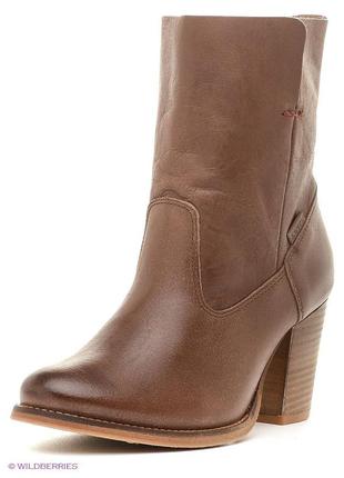 Levi's® сапоги , ботинки кожаные на каблуке 7712802080