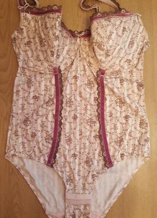 Боди с красивым цветочным принтом 75d