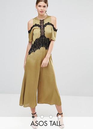 Сатиновый комбинезон с открытыми плечами и деталями из кружева asos
