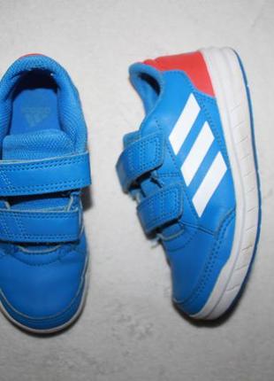 Кросівки фірми adidas 28 розмір по устілці 18 см.