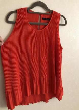 Женская красная блуза zara, свободный фасон с драпирование.3 фото