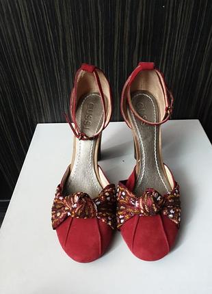 Шкіра!!! gussi босоніжки