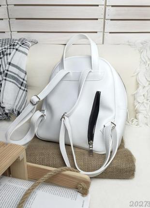 Белый рюкзак с накладными карманами. білий рюкзак2 фото