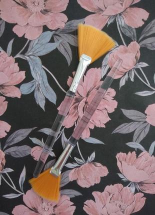 Кисть веерная для нанесения пилингов, сывороток, масок