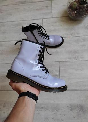 Лакированные ботинки туфли dr. martens delaney