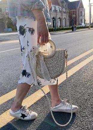 Солом'яний сумочка жіноча плетений кремова з білою стрічкою в'язаній7 фото
