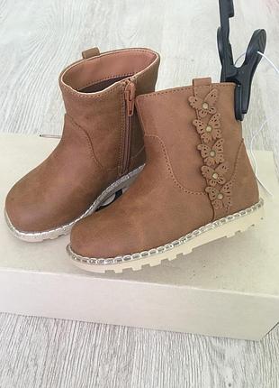Primark демисезонные сапожки, ботиночки девочке. р. 24