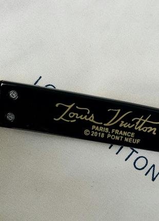 Louis vuitton стильные женские солнцезащитные очки черные с золотым логотипом7 фото