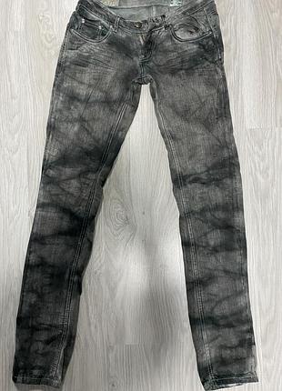 Джинси жіночі