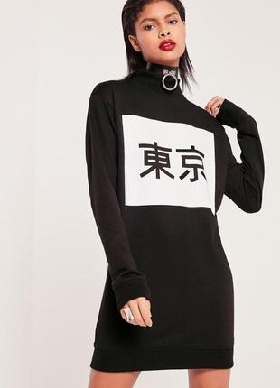 Платье-свитшот свободного кроя missguided черное платье с китайскими иероглифами.1 фото