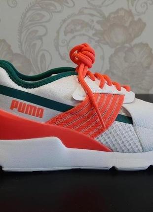 Кросівки фірми puma.