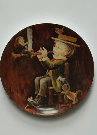 Фарфоровая декоративная тарелка «музыканты».7 фото