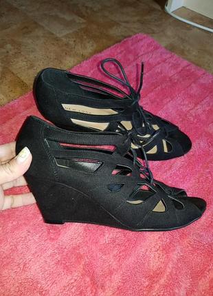 Босоножки new look