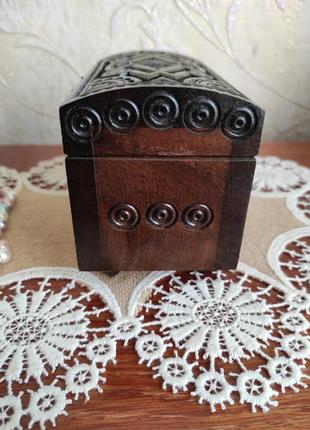 Красивая резная деревянная шкатулка сундучок для украшений5 фото
