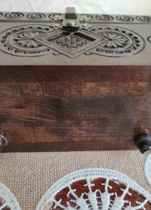 Красивая резная деревянная шкатулка сундучок для украшений6 фото