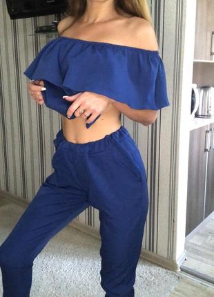 Синий костюм