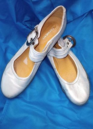 Комфортные серебристые кожаные туфли,41-40,5разм.freeflex