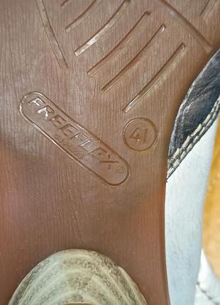 Комфортные серебристые кожаные туфли,41-40,5разм.freeflex4 фото