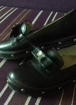 Чёрные туфли на танкетке  для девочки 35-36 рр стелька 22 см4 фото