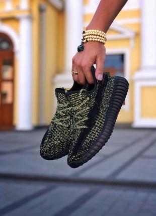 Женские кроссовки adidas yeezy boost 350 v2 static black reflective (полный рефлектив)5 фото