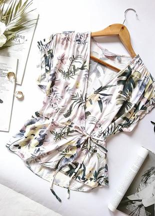 Дуже ніжна віскозна блуза/топ в квіти 🌸 на запах dorothy perkins, на р. xs/s