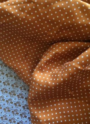 Отрез ткани терракотового цвета в мелкий принт