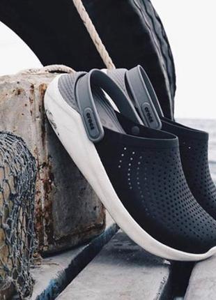 Скидка!Деталі класичних шльопанців crocs white Feel The Positivity,крокси сабо лайт райд клог