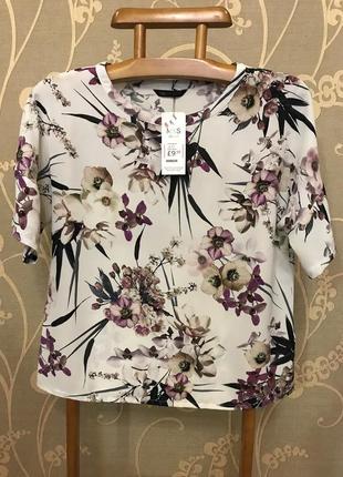 Нереально красива і стильна брендовий блузка в орхідеях.
