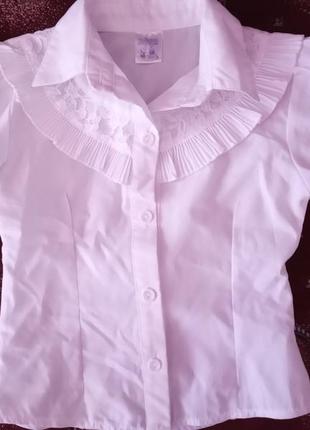 Симпатичная ,нарядная школьная блузочка.1 фото