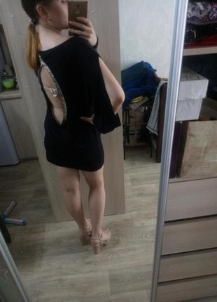 Міні сукня з паєтками на рукавах і відкритою спиною3 фото