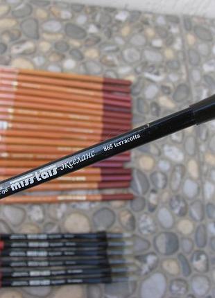 Карандаш misstais