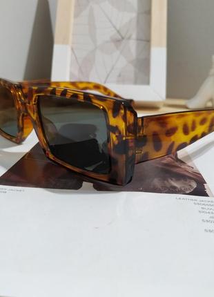 Тренд прямокутні сонцезахисні окуляри леопардові анімалістичні нові ретро сонцезахисні окуляри вузькі4 фото