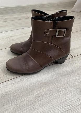 Кожаные/сапоги/короткие/коричневые/на каблуку/осенние/весенние