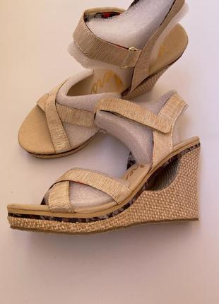 Босоніжки skechers 39 р