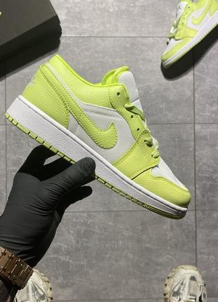 Кросівки nike air jordan 1 low lime light