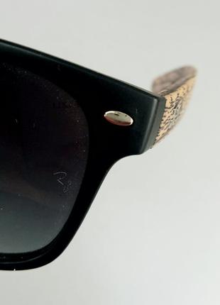 Ray ban wayfarer очки унисекс солнцезащитные черные с бежевыми дужками под дерево8 фото