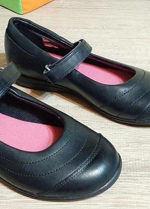 Р. 33.5,34, 35 clarks кожаные черные туфли оригинал2 фото