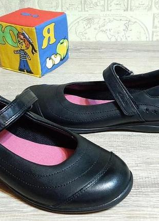 Р. 33.5,34, 35 clarks кожаные черные туфли оригинал4 фото