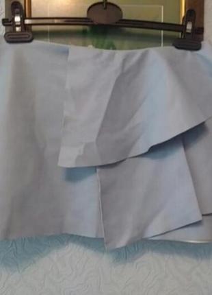 Светло-голубая мини юбка с воланами текстиль под кожу6 фото