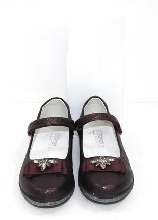Красивые туфли для девочек подростковые в бордовом цвете.2 фото
