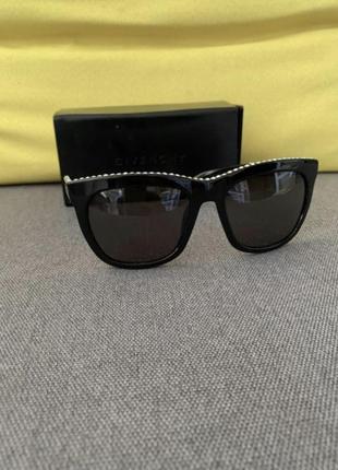 Солнцезащитные очки со стразами givenchy1 фото