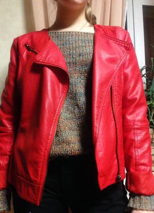 Красная кожаная куртка2 фото