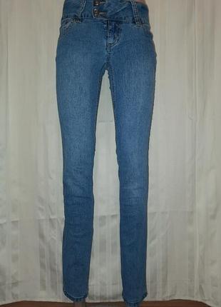 Брюки джинсовые, дудочки. s