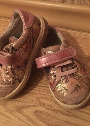 Черевики на дівчинку