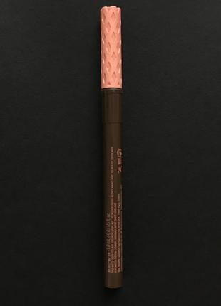 Водостойкая коричневая жидкая матовая подводка для глаз benefit roller liner brown5 фото