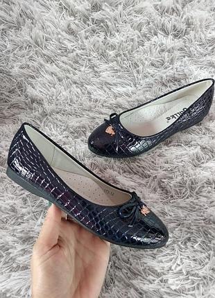 Туфлі для дівчинки, 35-38рр., маломірять, шкіряна устілка, супінатор