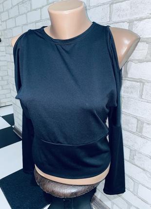 Жіноча чорна стильна кофточка блуза з вирізами на плечах і на спині італія 🇮🇹7 фото