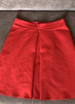 Яскрава красива спідниця!