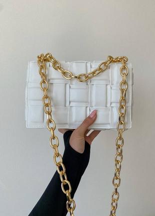 Женская сумка в стиле bottega veneta the chain cassette white2 фото