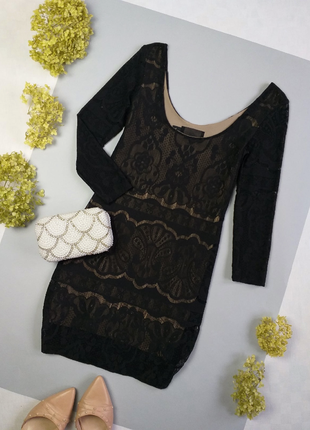 Маленькое черное платье из оригинального кружева